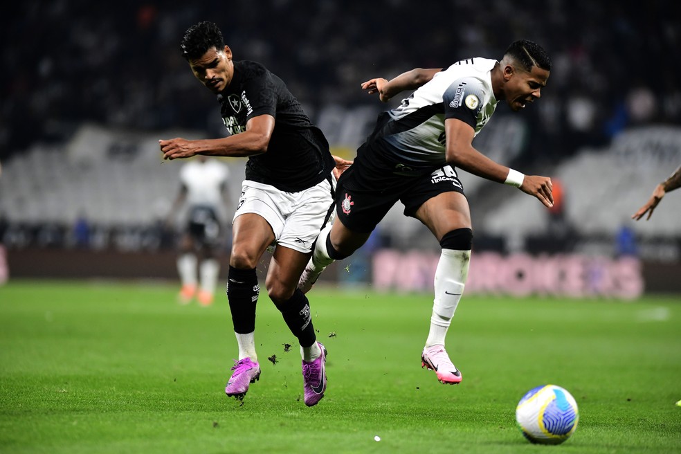 Corinthians Sofre com Previsibilidade sem Wesley e Precisa Ajustar o Meio-Campo