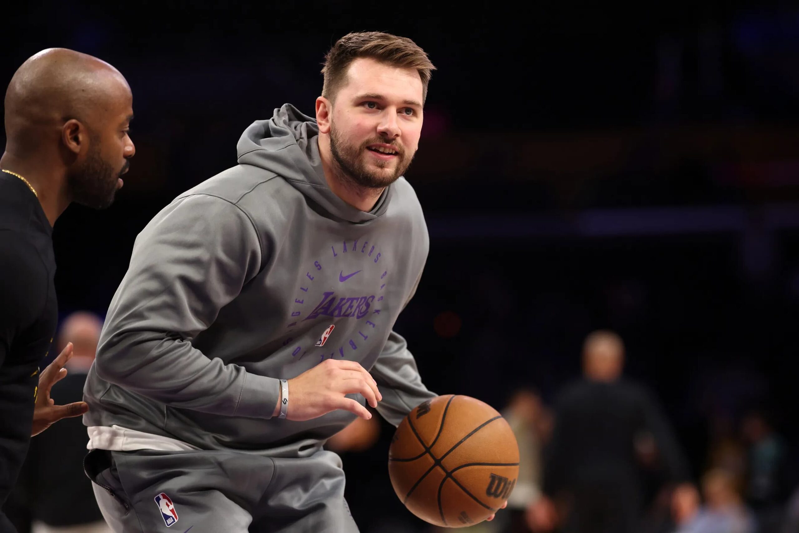 Luka Doncic surpreende e supera Nikola Jokic na NBA